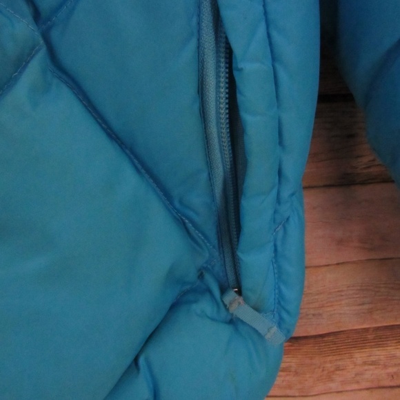 The North Face 550 Girl's Reversible Hooded Jacket - Picture 14 of 16